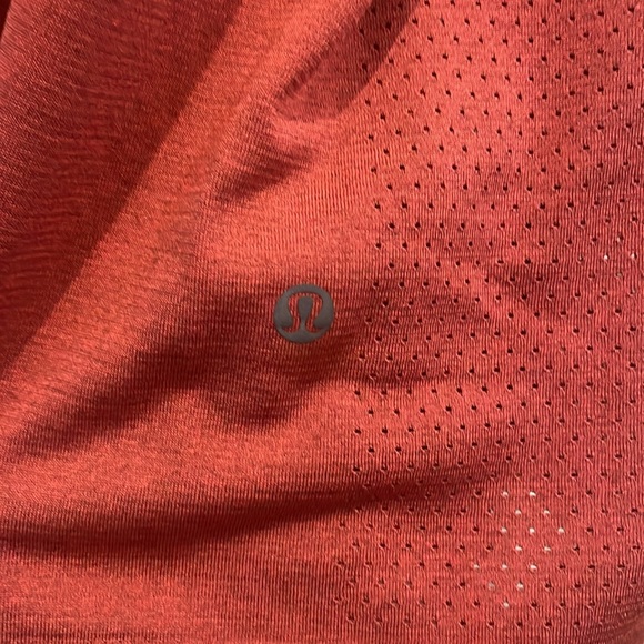 Men’s Lululemon long sleeve - Picture 4 of 6